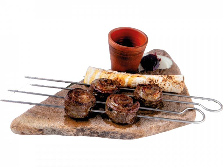 Рулеты из мраморной говядины с курдюком